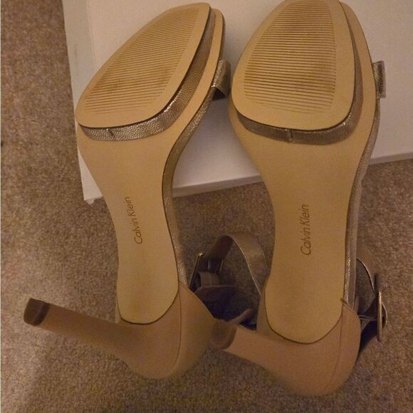Calvin Klein Vable Size 10 - Picture 5 of 5